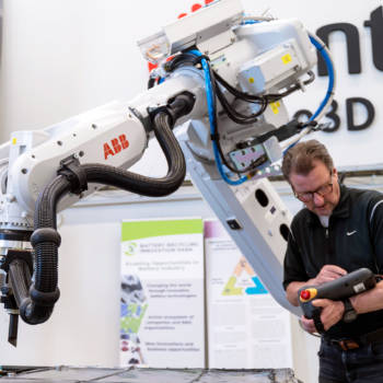 RDI expert using a big robot