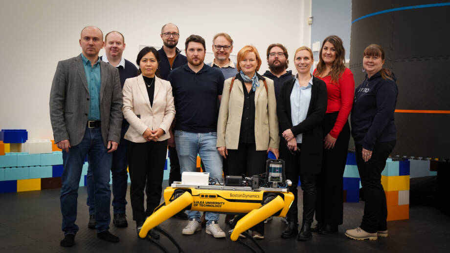 RoboDemo partners at the LTU with the robot dog.